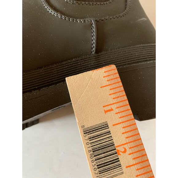 Women Classic Chelsea Boots Chunky Platform Lug Sole Pull On Mid Calf Boots - Picture 4 of 11